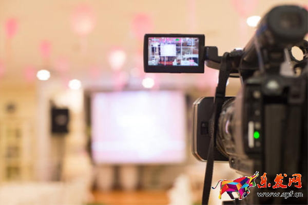 怎樣在網(wǎng)上開一家網(wǎng)店？要準(zhǔn)備什么？